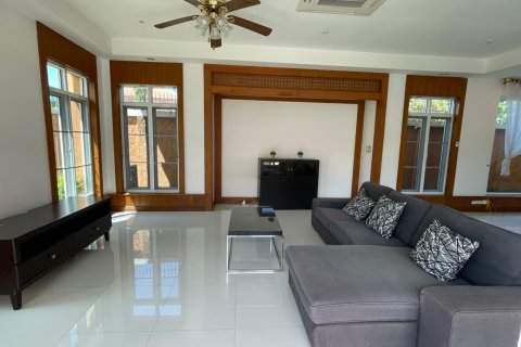 Casa de 5 dormitorios en Pattaya, Tailandia № 22412 - foto 9
