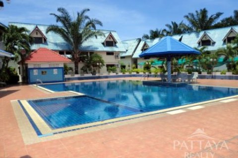 Casa de 4 dormitorios en Pattaya, Tailandia № 23199 - foto 2