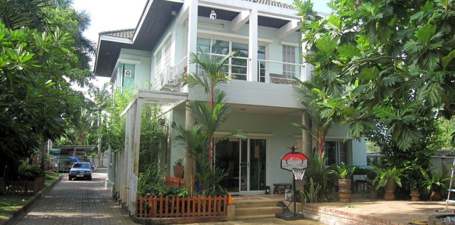 Casa de 3 dormitorios en Pattaya, Tailandia № 23181