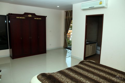 Casa de 4 dormitorios en Pattaya, Tailandia № 24168 - foto 12