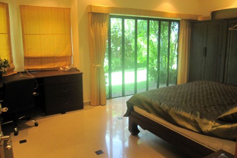 Casa de 3 dormitorios en Jomtien Beach, Pattaya, Tailandia № 22937 - foto 8