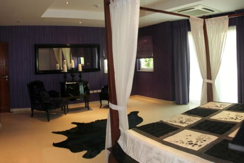 Casa de 5 dormitorios en Pattaya, Tailandia № 23870 - foto 3