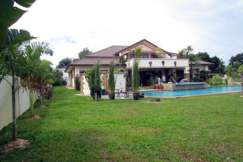 Casa de 4 dormitorios en Pattaya, Tailandia № 20514 - foto 4