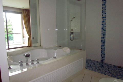 Condominio de 2 dormitorios en Pattaya, Tailandia № 19810 - foto 15