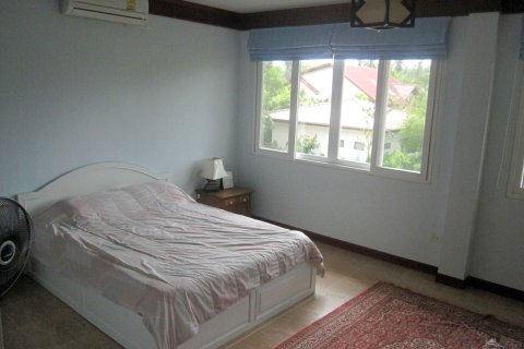 Casa de 4 dormitorios en Pattaya, Tailandia № 22891 - foto 28