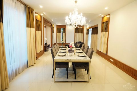 Casa de 5 dormitorios en Pattaya, Tailandia № 20790 - foto 9
