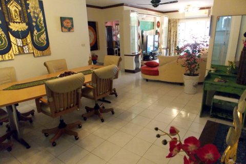 Casa de 3 dormitorios en Pattaya, Tailandia № 24283 - foto 9