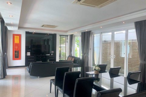 Casa de 4 dormitorios en Jomtien Beach, Pattaya, Tailandia № 21986 - foto 6