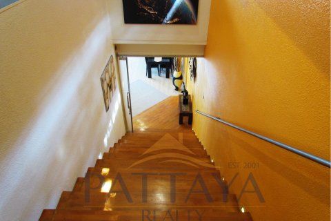 Casa de 4 dormitorios en Pattaya, Tailandia № 20876 - foto 6