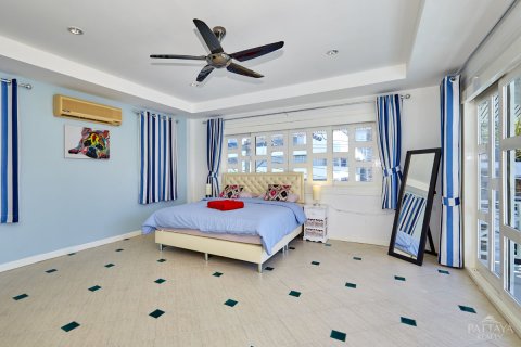 Casa de 5 dormitorios en Pattaya, Tailandia № 23055 - foto 9