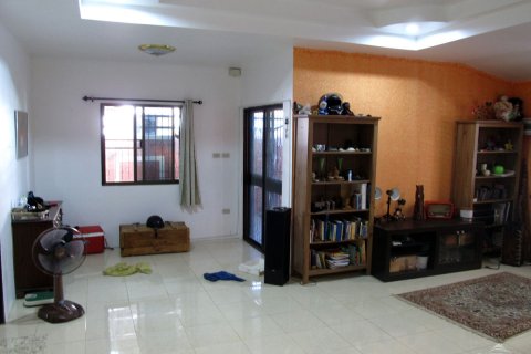 Casa de 2 dormitorios en Pattaya, Tailandia № 20557 - foto 2