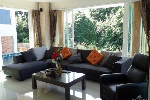 Casa de 5 dormitorios en Pattaya, Tailandia № 24082 - foto 30