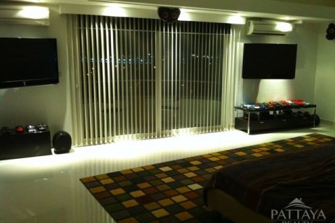 Condominio de 2 dormitorios en Pattaya, Tailandia № 19832 - foto 3