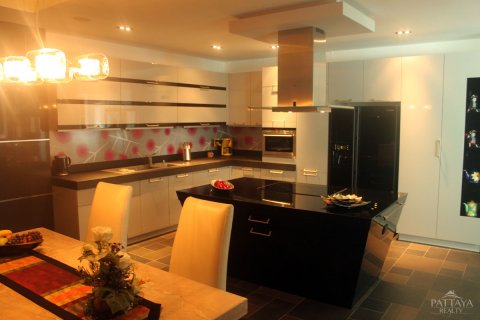 Condominio de 2 dormitorios en Jomtien Beach, Pattaya, Tailandia № 23353 - foto 7