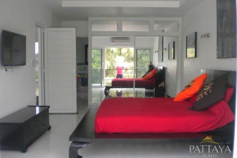 Casa de 3 dormitorios en Jomtien Beach, Pattaya, Tailandia № 21284 - foto 28