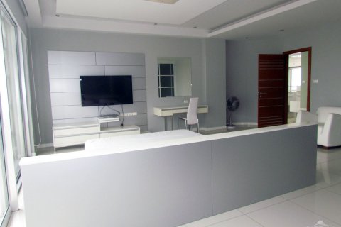 Condominio de 3 dormitorios en Jomtien Beach, Pattaya, Tailandia № 23681 - foto 21