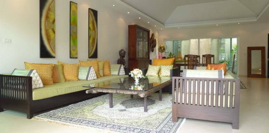 Casa de 4 dormitorios en Pattaya, Tailandia № 20152