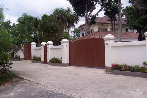 Casa de 5 dormitorios en Pattaya, Tailandia № 22825 - foto 4