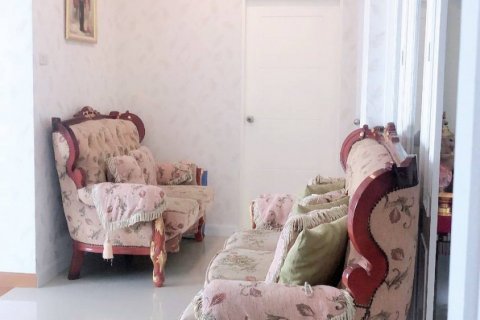 Casa de 4 dormitorios en Pattaya, Tailandia № 22252
