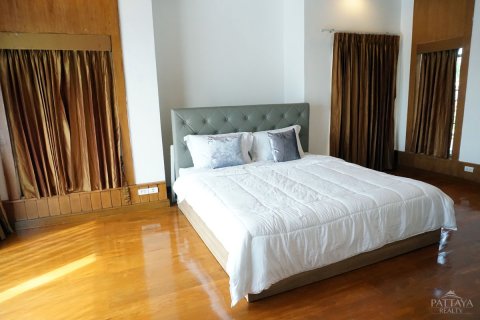 Casa de 5 dormitorios en Pattaya, Tailandia № 24359 - foto 17