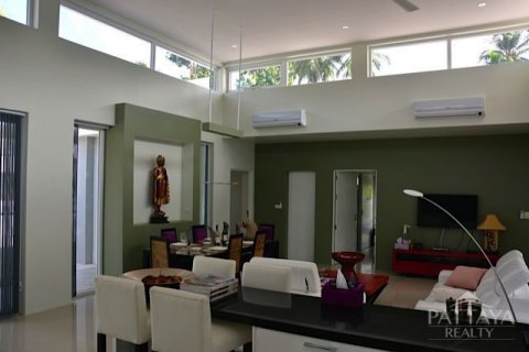 Casa de 3 dormitorios en Pattaya, Tailandia № 24451 - foto 14