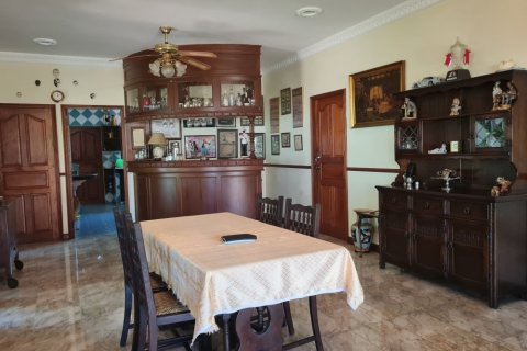 Casa de 4 dormitorios en Pattaya, Tailandia № 22375 - foto 15