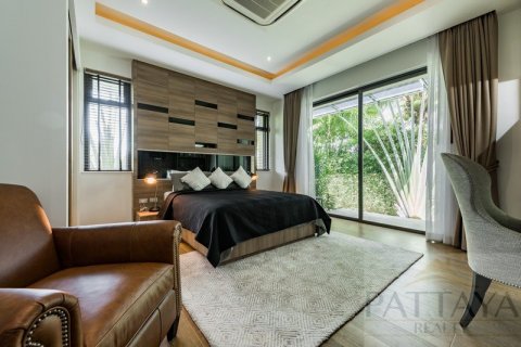 Casa de 4 dormitorios en Pattaya, Tailandia № 21157 - foto 10