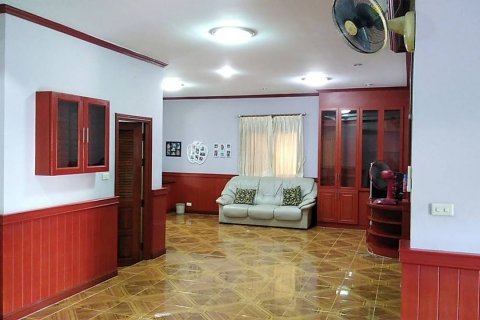Casa de 3 dormitorios en Pattaya, Tailandia № 21963 - foto 30