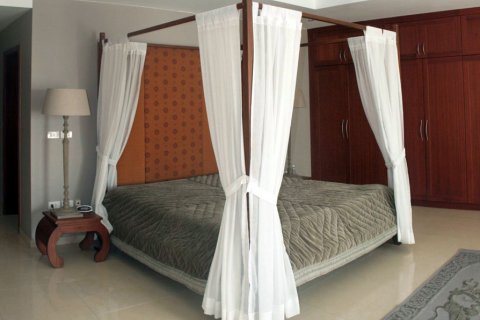 Casa de 5 dormitorios en Pattaya, Tailandia № 23870 - foto 7
