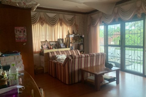 Casa de 3 dormitorios en Pattaya, Tailandia № 22445 - foto 24