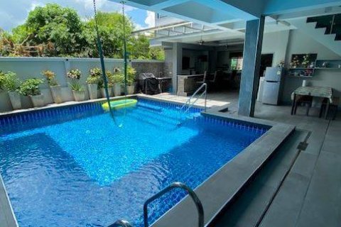 Casa de 4 dormitorios en Pattaya, Tailandia № 22081 - foto 3