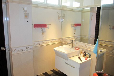 Condominio de 2 dormitorios en Pattaya, Tailandia № 22840 - foto 12