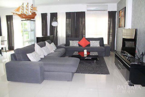 Casa de 4 dormitorios en Pattaya, Tailandia № 20796 - foto 4