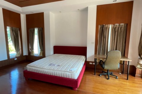 Casa de 5 dormitorios en Pattaya, Tailandia № 22413 - foto 11