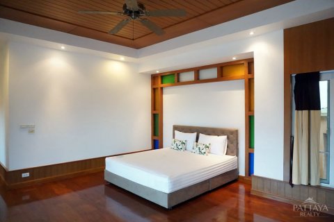 Casa de 5 dormitorios en Pattaya, Tailandia № 20790 - foto 22