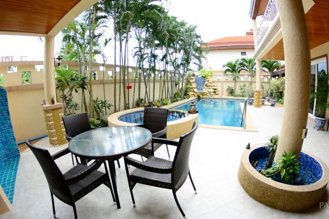 Casa de 4 dormitorios en Pattaya, Tailandia № 19691 - foto 2