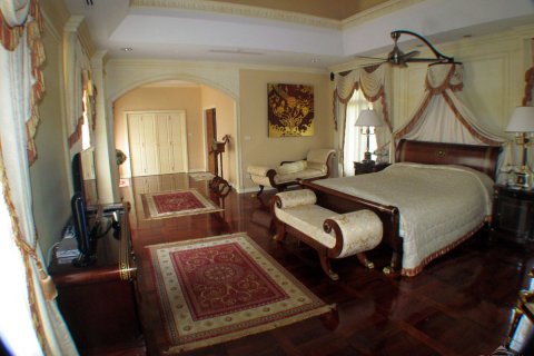 Casa de 4 dormitorios en Pattaya, Tailandia № 23444 - foto 13