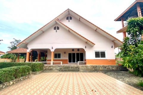 Casa de 4 dormitorios en Pattaya, Tailandia № 22374 - foto 24