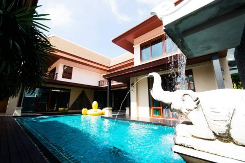 Casa de 4 dormitorios en Jomtien Beach, Pattaya, Tailandia № 22563 - foto 17