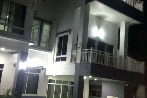 Casa de 5 dormitorios en Jomtien Beach, Pattaya, Tailandia № 24061 - foto 3