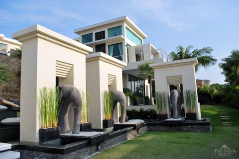 Casa de 4 dormitorios en Pattaya, Tailandia № 23327 - foto 2