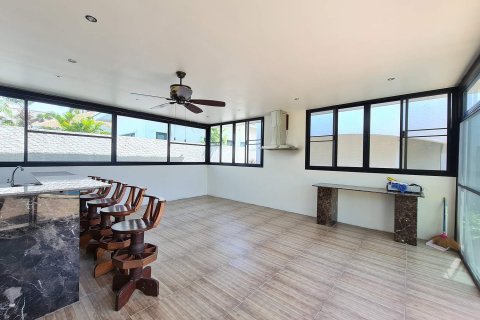 Casa de 6 dormitorios en Pattaya, Tailandia № 22401 - foto 17
