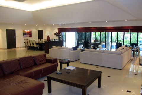 Casa de 4 dormitorios en Jomtien Beach, Pattaya, Tailandia № 23017 - foto 6
