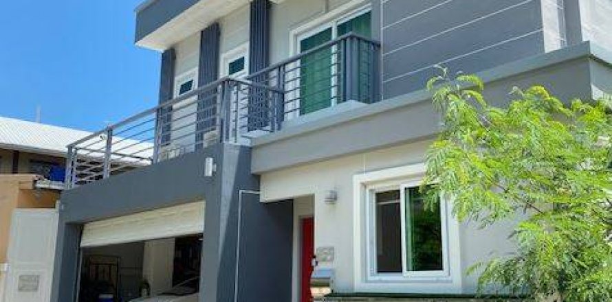 Casa de 4 dormitorios en Pattaya, Tailandia № 22081