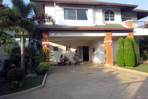 Casa de 3 dormitorios en Pattaya, Tailandia № 24226 - foto 2