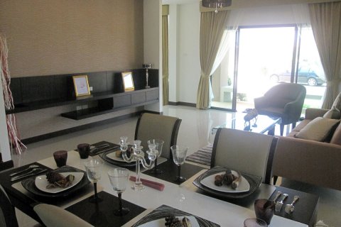 Casa de 4 dormitorios en Pattaya, Tailandia № 22897 - foto 7