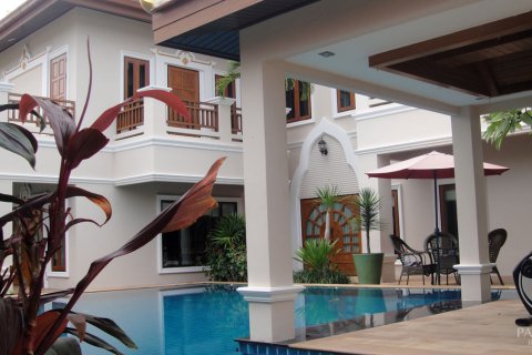 Casa de 4 dormitorios en Pattaya, Tailandia № 23209 - foto 20