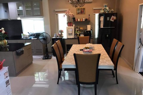 Casa de 4 dormitorios en Pattaya, Tailandia № 22348 - foto 18