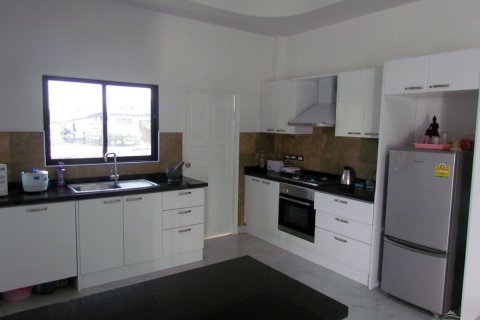 Casa de 3 dormitorios en Pattaya, Tailandia № 24099 - foto 12