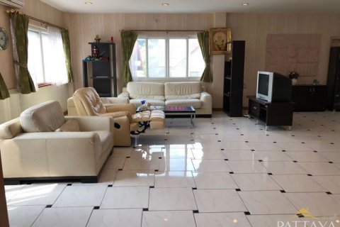 Casa de 9 dormitorios en Pattaya, Tailandia № 21646 - foto 15